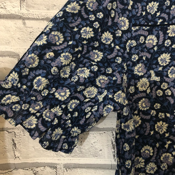 🌷LUCKY BRAND top 🌷 - Picture 4 of 5